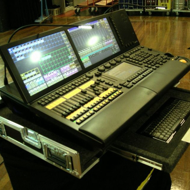 Zaantheater - DJ & Licht - Denting Custom Flightcases